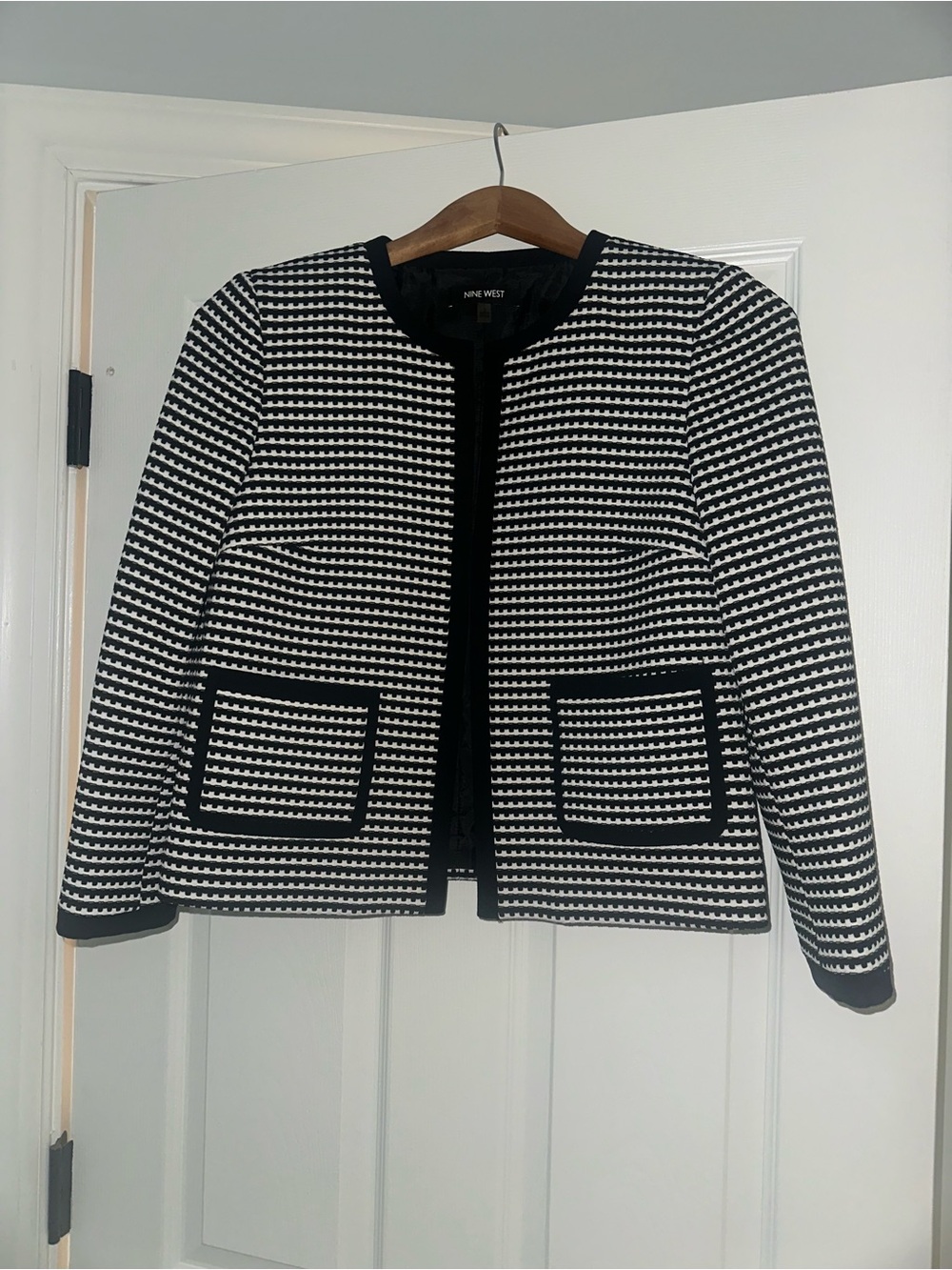 Nine West Black and White Textured Collarless Blazer, size 2